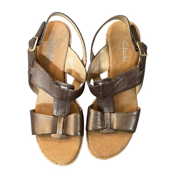Clarks Metallic Leather Sandals w/ Cork Heel - Size 8 - Picture 1 of 4